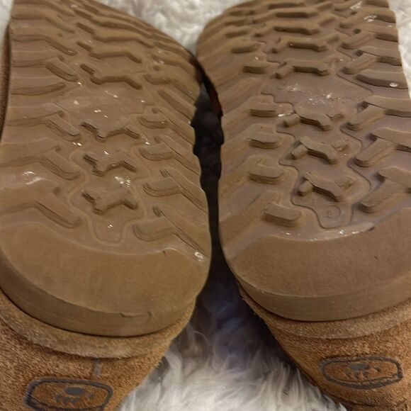 BearPaw Leather suede Tan short Boots with sheepskin and wool lining blend SZ8 - Picture 10 of 12